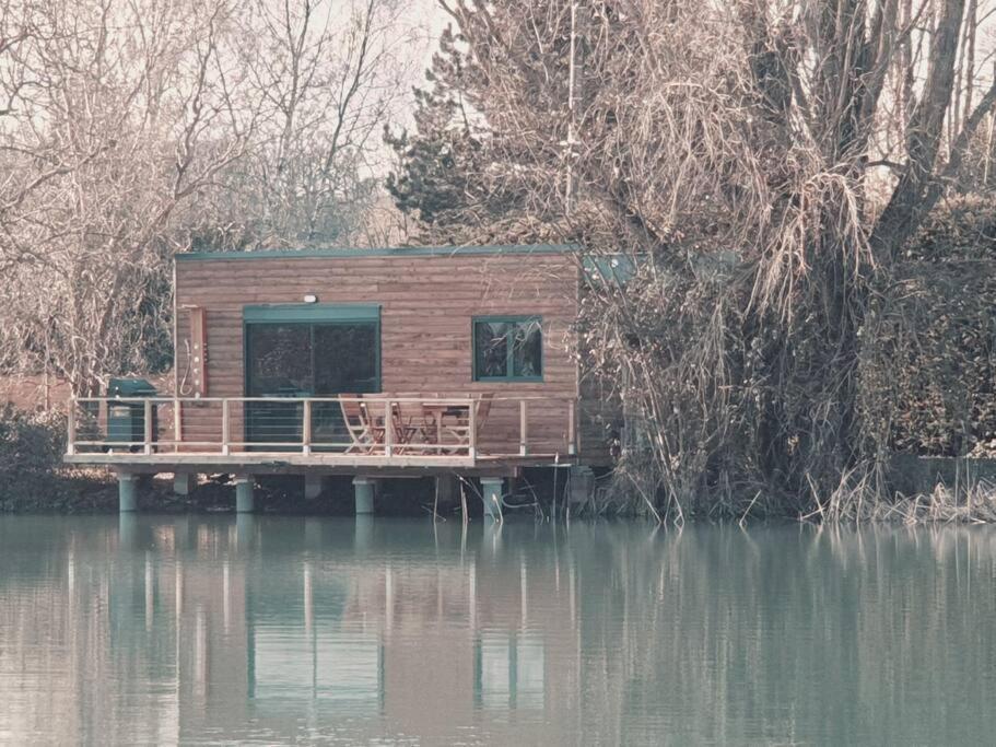 Chalet Les Pieds Dans L'Eau La Campagne A La Ville Saint-Doulchard Exterior photo