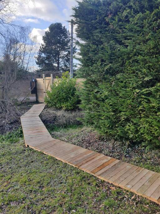 Chalet Les Pieds Dans L'Eau La Campagne A La Ville Saint-Doulchard Exterior photo