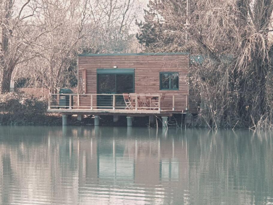 Chalet Les Pieds Dans L'Eau La Campagne A La Ville Saint-Doulchard Exterior photo