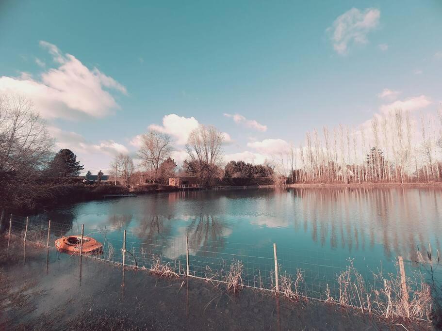 Chalet Les Pieds Dans L'Eau La Campagne A La Ville Saint-Doulchard Exterior photo