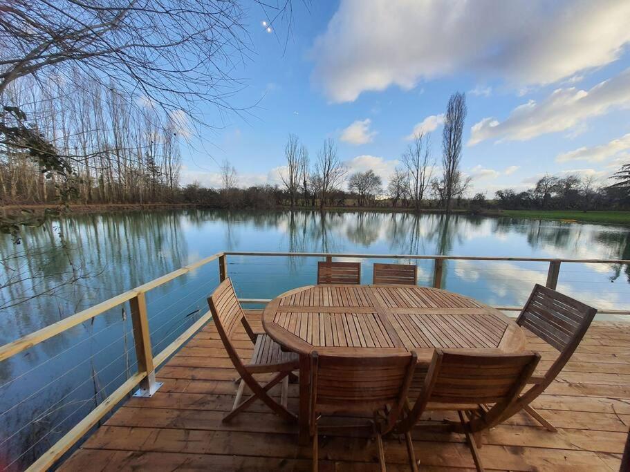 Chalet Les Pieds Dans L'Eau La Campagne A La Ville Saint-Doulchard Exterior photo